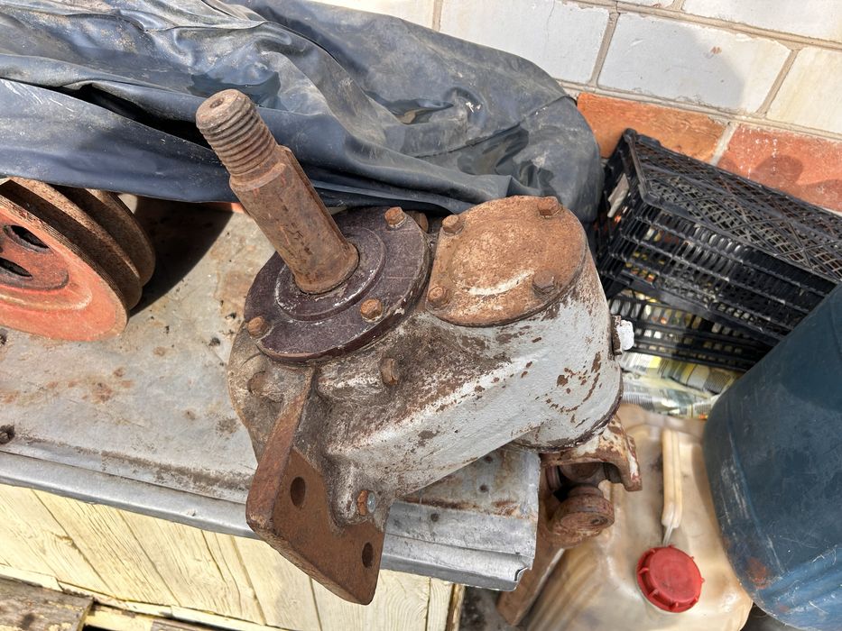 Сак як новий зварювальний на колесах сак.