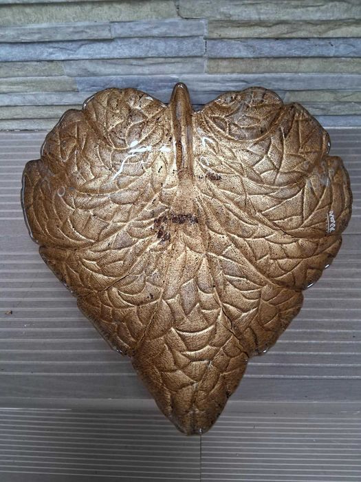 Vende-se Fruteira Nova