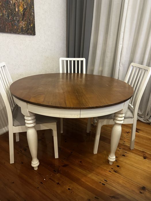 Mesa redonda em madeira maciça extensivel