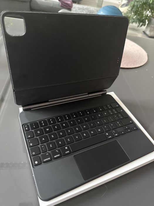Magic Keyboard iPad A2261