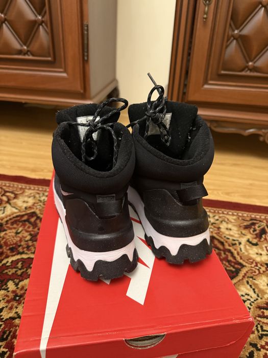 Кросівки жіночі Nike City Classic Black