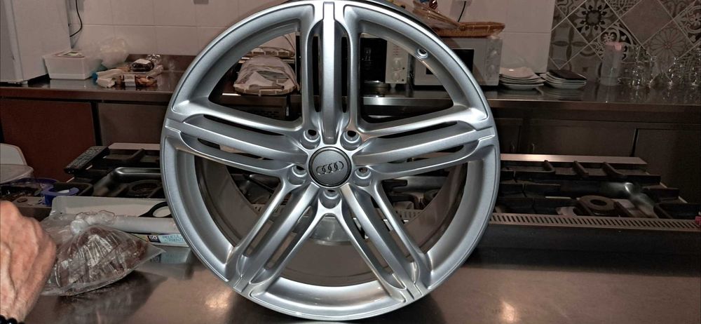 Jantes Audi 19 Originais 9J ET33 Novas e 2 8.5J ET 43