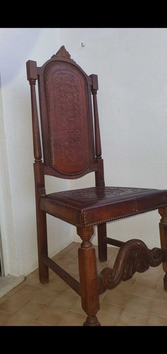 mesa + 5 cadeiras sala jantar revestidas com pele-couro