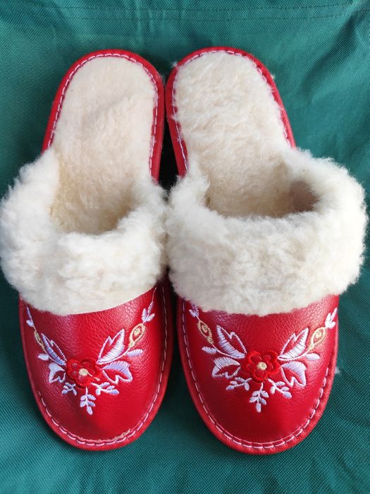 Nowe damskie ciepłe 38 pantofle góralskie runo owcze skóra