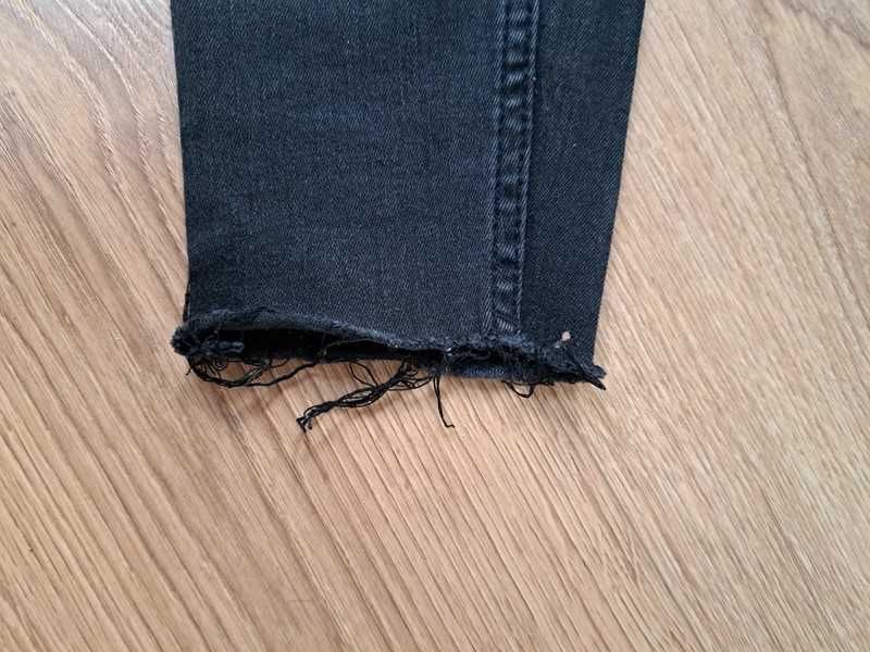czarne jeansy fb sister • skinny low waist • r. 27