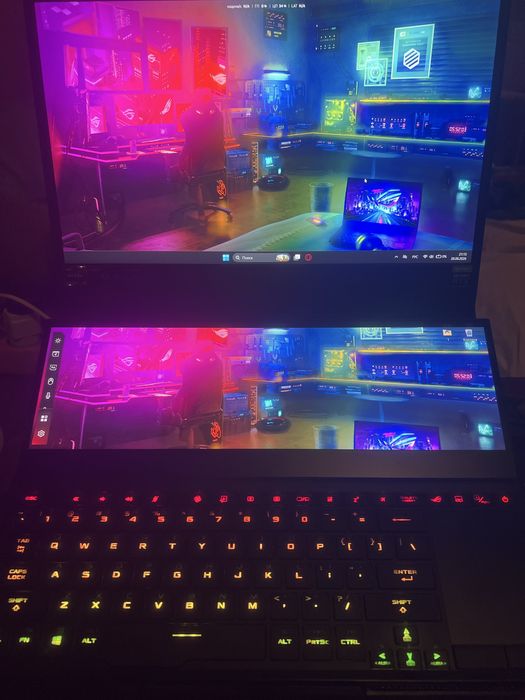 Ноутбук ASUS ROG Zephyrus Duo 15 SE