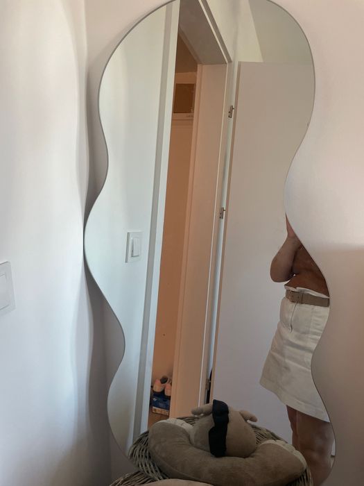 Lustro w kształcie gitary