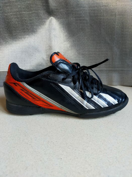 Halówk korki Adidas F5 orginalne 38,5
