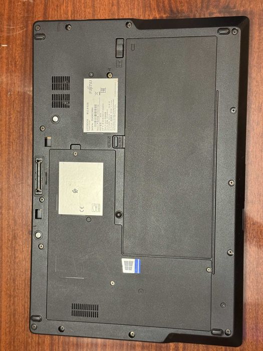 Ноутбук Fujitsu Lifebook E558 I7-8550U/16gb ram/512gb ssd