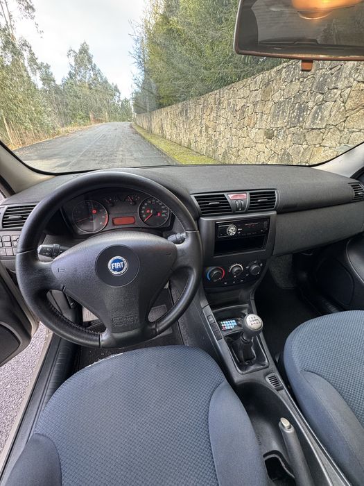 Fiat Stilo (muito estimado)