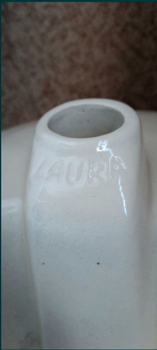 LAURA              .