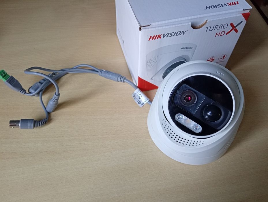 Hikvision TVI камера з pir датчиком та сиреною DS-2CE72DFT-PIRXOF 1080р
