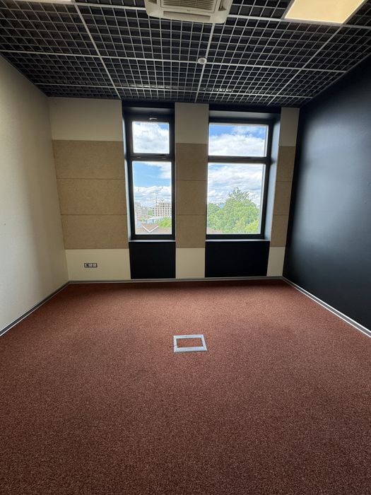 Готовий офіс 495 м² у БЦ Compass, Стрийська - 6 кабінетів + open space