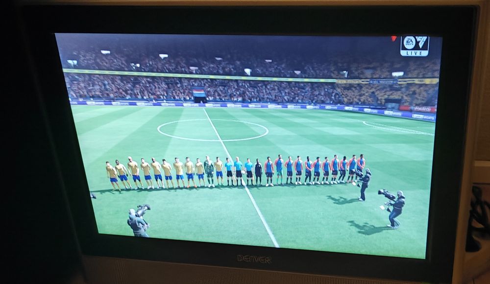 LCD TV with Built-in DVD Player64170307396995123