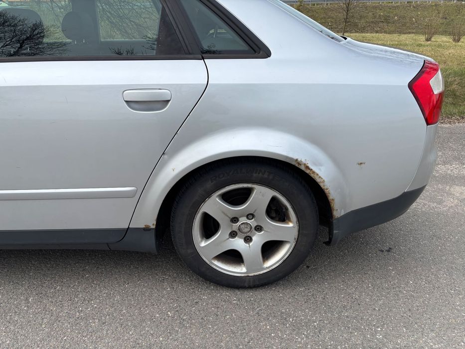 Audi a4b6 2001r gaz