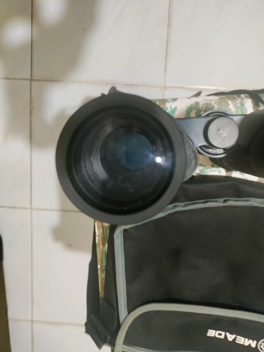 Binóculos 10x50 Meade