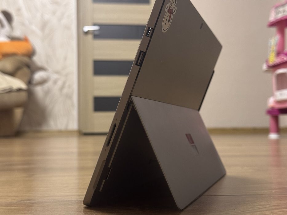 microsoft surface pro 5 - купити планшети - Ціна на OLX.ua