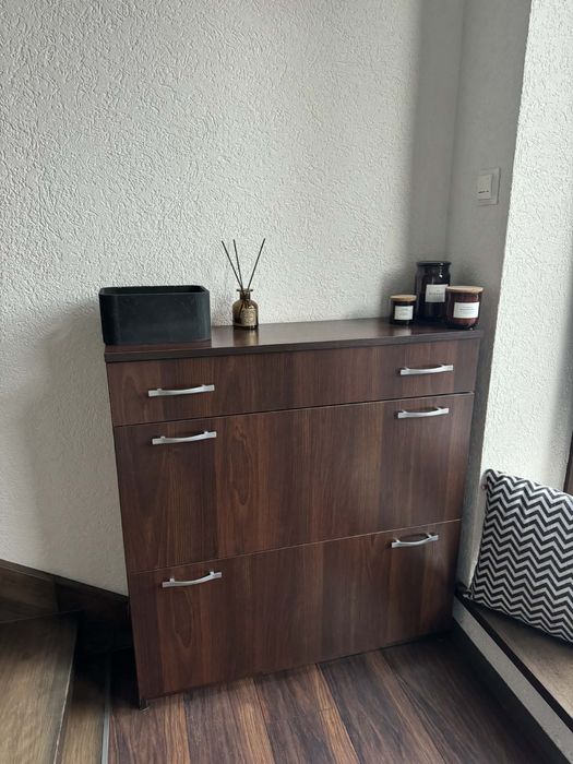 Szafka na buty praktycznie nowa