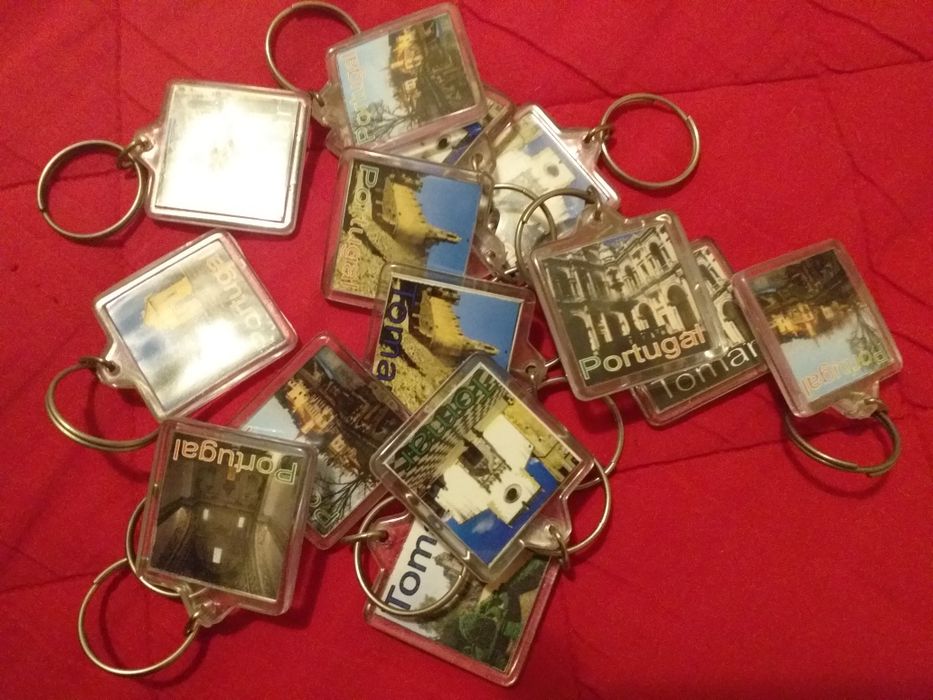 Magnetic Postcards and Keychains Featuring the City of Tomar