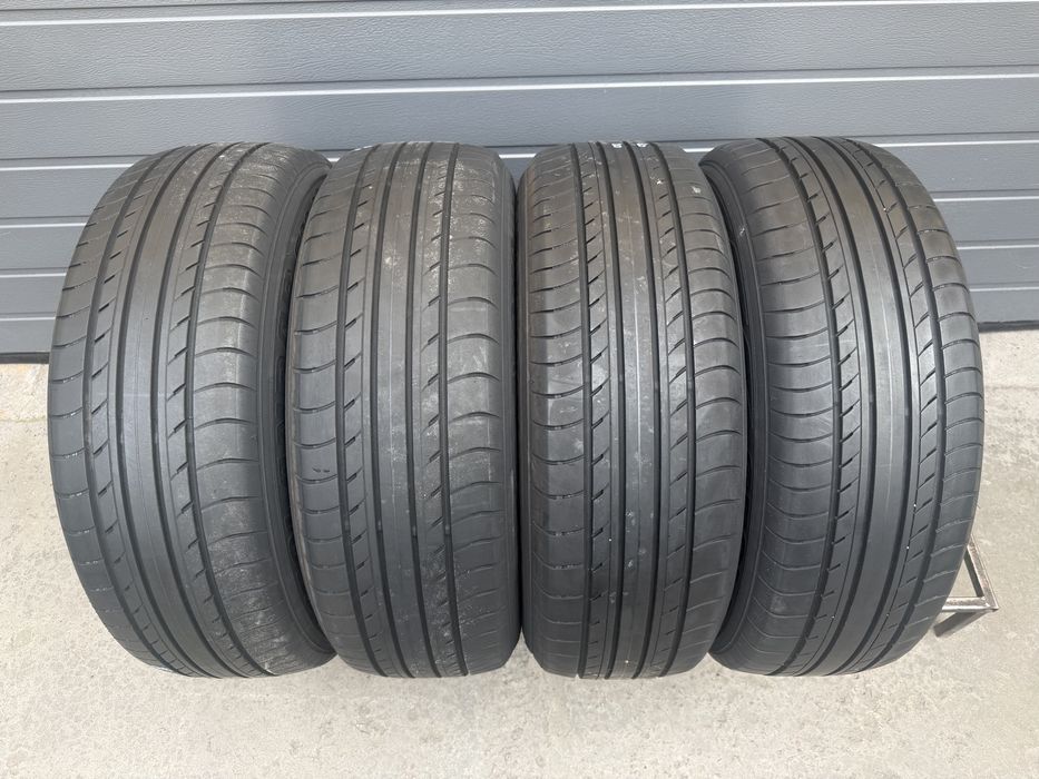 Шини літні R17 225 65 Yokohama Склад Осокорки RLX