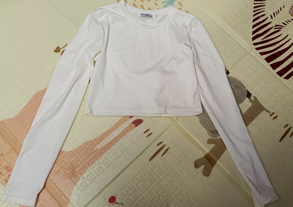 Продам коротку кофтинку