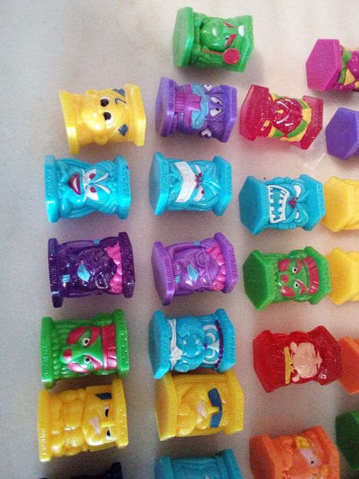 Conjunto de 40 Bonecos Abatons Diversos