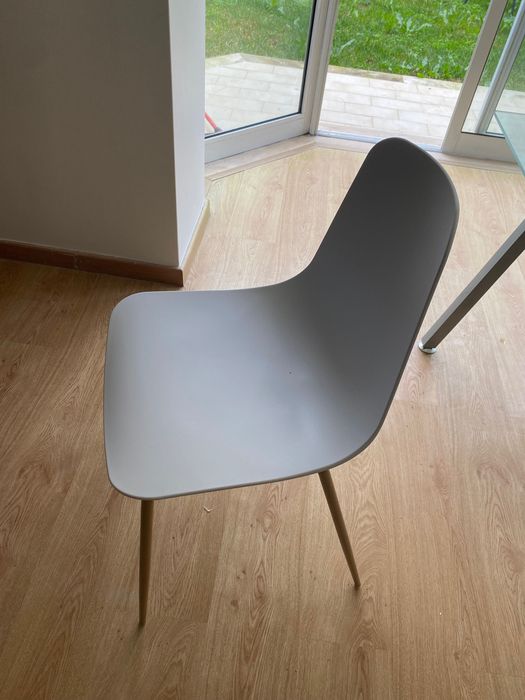 Cadeira branca design moderno elegante