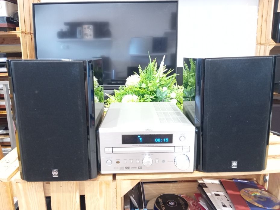Odtwarzacz CD Yamaha RDX-E700 + głośniki NX-E700
