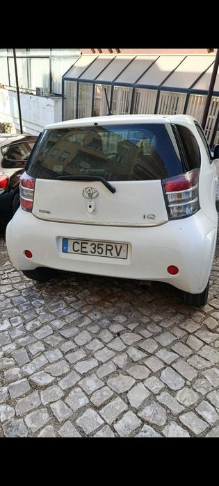 Toyota IQ em excelente estado