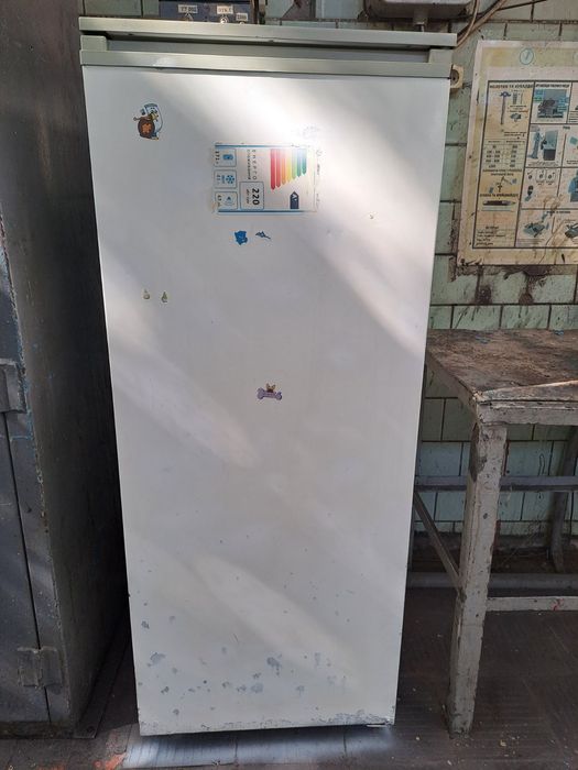 Продам холодильник