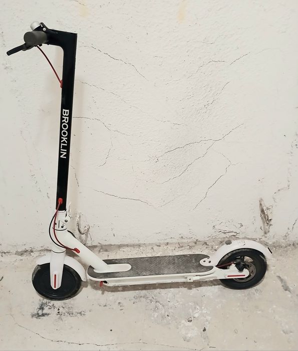 Hulajnoga elektryczna Brooklin - uszkodzona