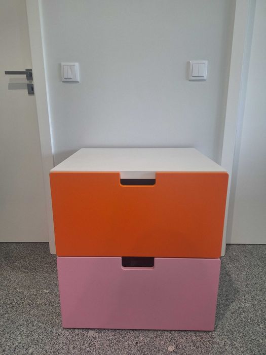 Móvel Ikea com 2 gavetas em bom estado