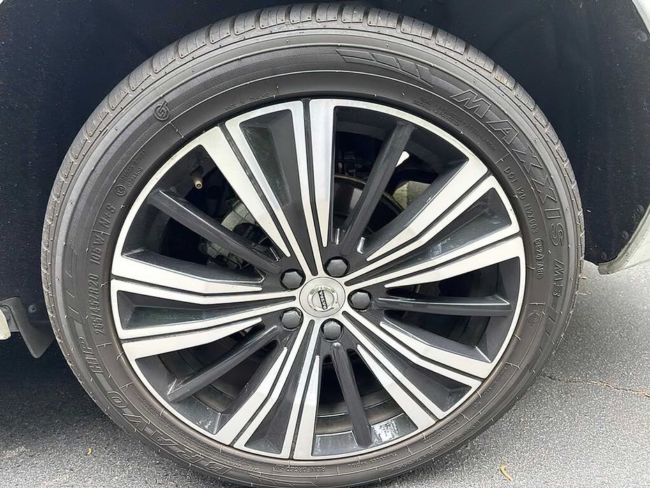Volvo XC60      2022