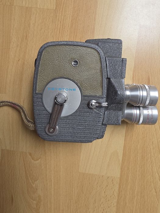 Kamera analogową 8mm dziala