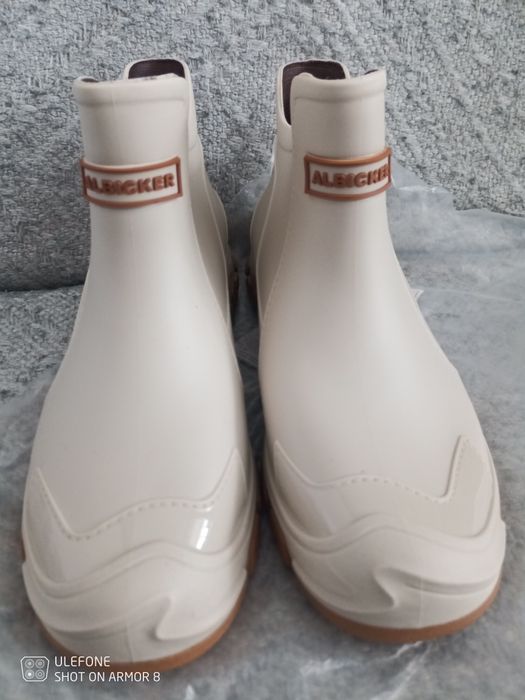 Nowe beżowe damskie kalosze buty przeciwdeszczowe 38