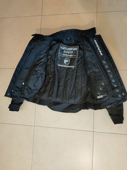 VENDO EQUIPAMENTO (cascos e calça)DE MOTO – CRIANÇA E ADULTO