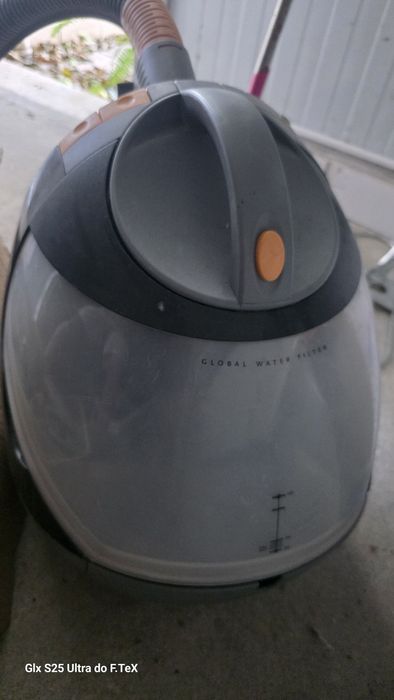 Maquina vapor/aspiração unitekno 909 plus usada