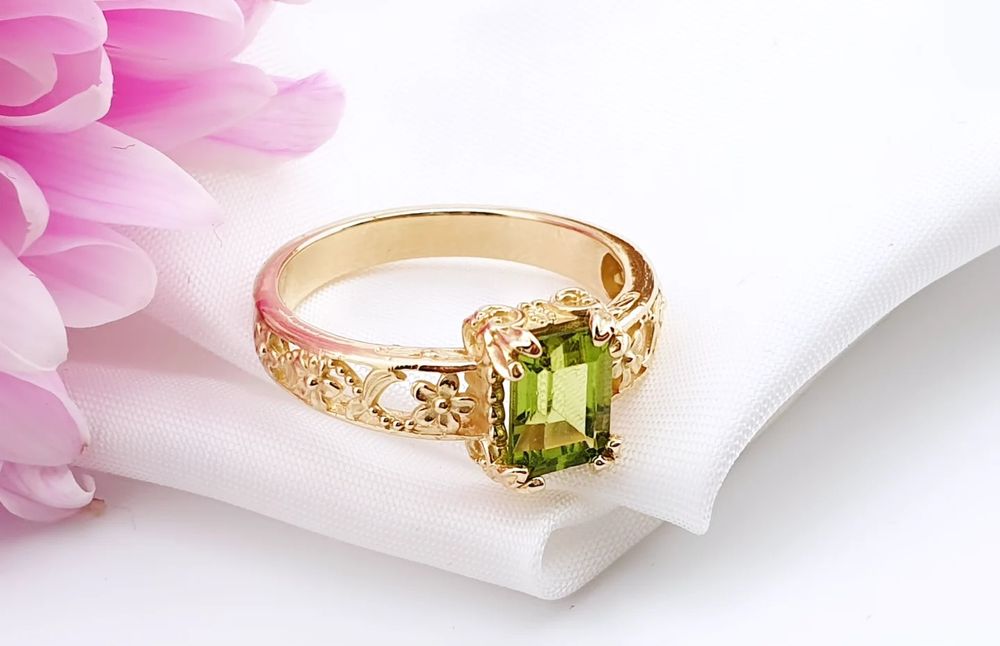 Złoty, nowy pierścionek z Oliwinem pr.585