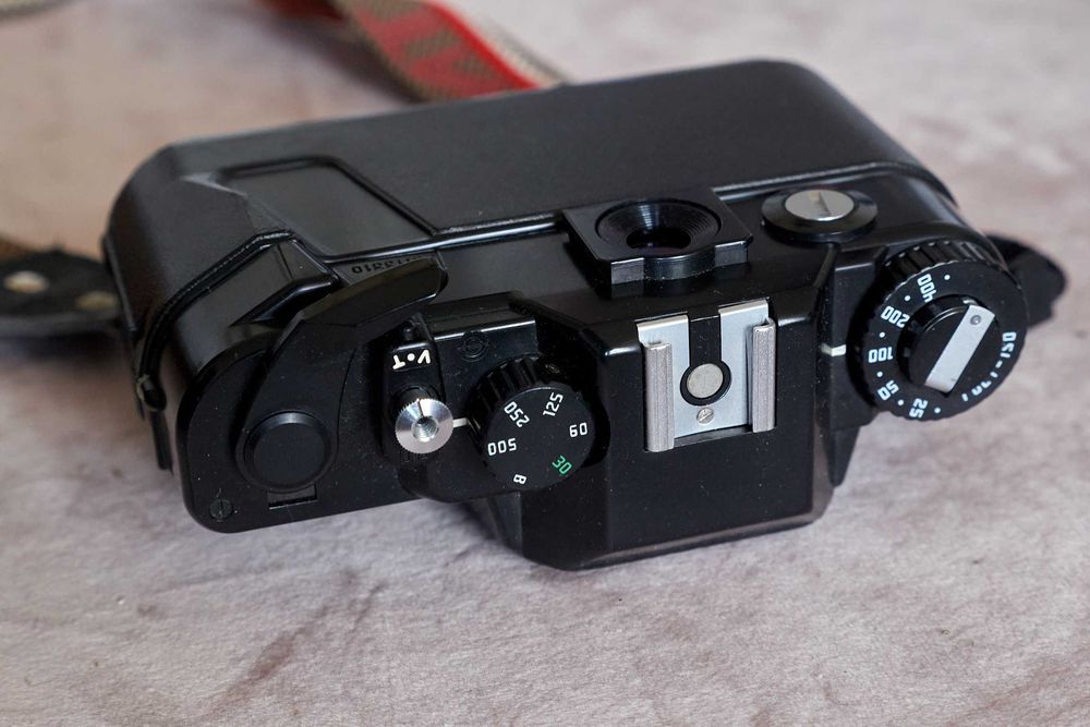 Aparat analogowy Zenit 122 z oryginalnym paskiem | jak nowy