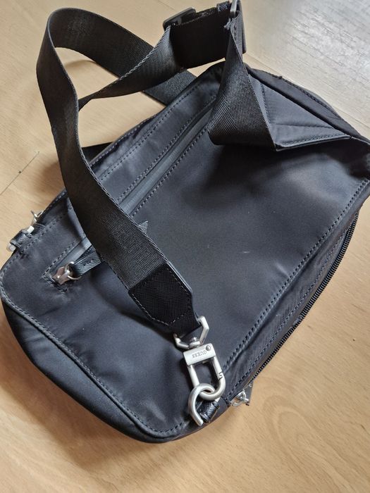 Guess torba torebka saszetka