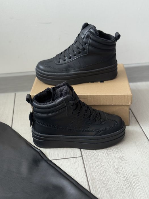 Кросівки зимові високі шкіряні