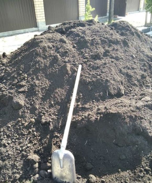 Грунт, земля. будівельне сміття(бій кирпича, бетону.