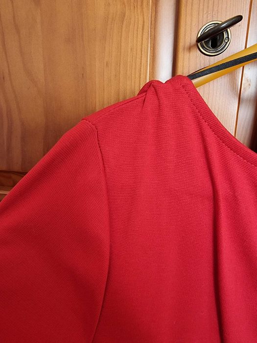 Vestido curto e justo vermelho H&M, tamanho 34