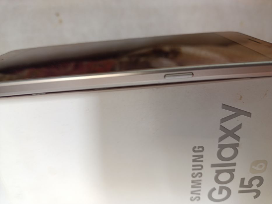 Samsung Galaxy j5 смартфон