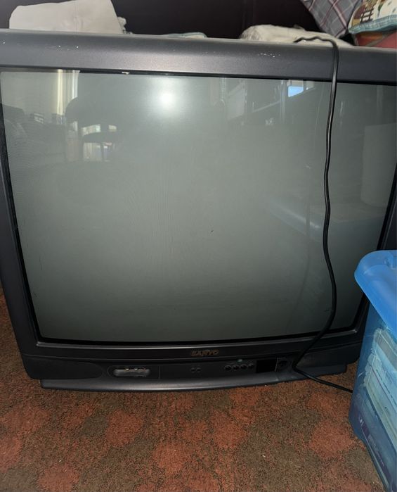 Televisao a cores Sanyo 67cm
