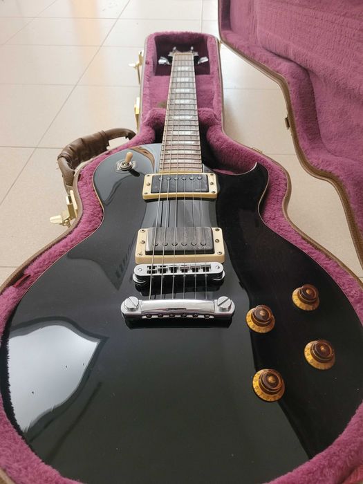 Guitarra modelo Les Paul - Pickups EMG James Hetfield Custom