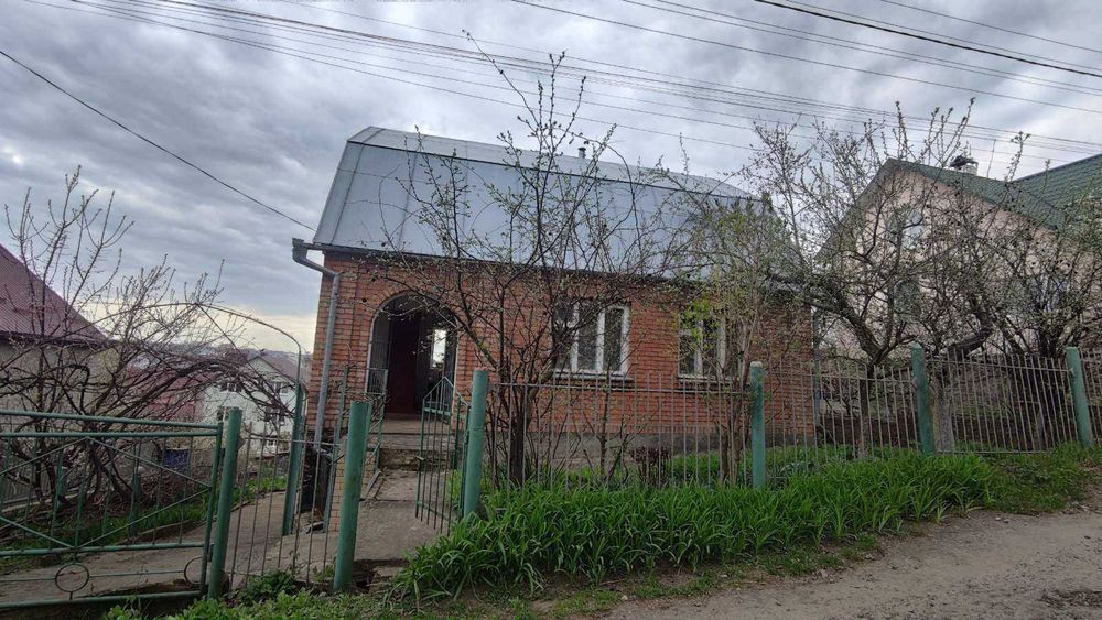 Продається цегляний будинок , р-н Ружична