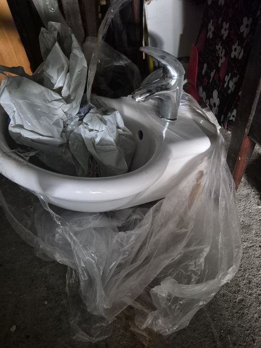 Umywalka z bateria