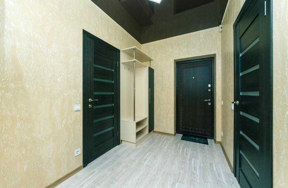 Стильна квартира. При відключенні світла - ліфти працюють, вода є.