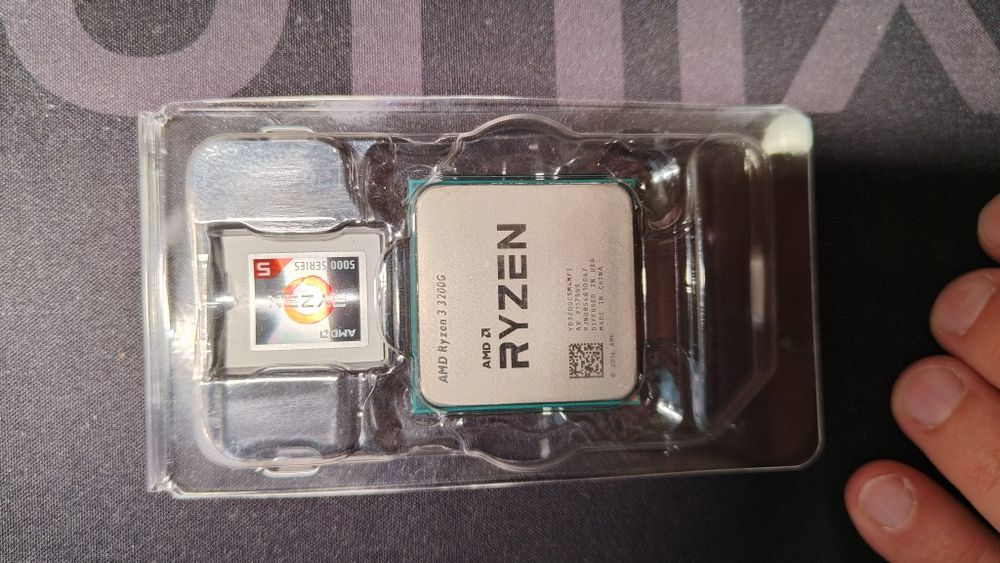 Ryzen 3 3200G + oryginalne chlodzenie